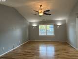 1202 Second Ave - Photo 4
