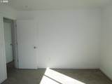 1044 Emerald Dr - Photo 17