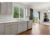 688 Lakeview Dr - Photo 13