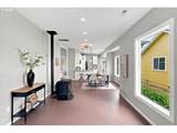 1060 Shelton St - Photo 10