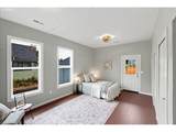 1060 Shelton St - Photo 19
