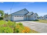 2207 8TH St - Photo 3