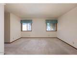 989 Estate Dr - Photo 17