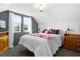 1160 Columbia St - Photo 30
