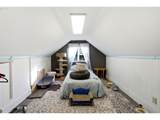 1160 Columbia St - Photo 33