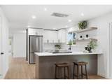 987 Travis Ave - Photo 16