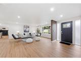 987 Travis Ave - Photo 5