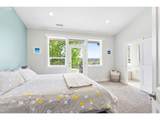 1372 Overview St - Photo 20