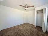 425 Umpqua St - Photo 13