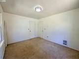 425 Umpqua St - Photo 15