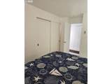 1040 Bay St - Photo 23