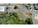 790 Commercial Ave - Photo 12