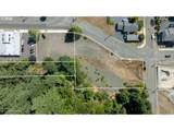 790 Commercial Ave - Photo 2