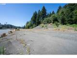 790 Commercial Ave - Photo 9