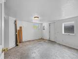 686 29TH St - Photo 37