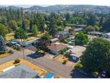 425 Maple St - Photo 3