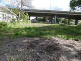 1370 Leslie St - Photo 2
