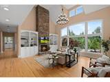 1033 Eloise Ln - Photo 4