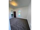 584 Baxter St - Photo 13