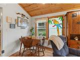 131 Bender St - Photo 11