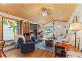 131 Bender St - Photo 9