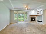 693 Fairwood Cres - Photo 12