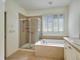 693 Fairwood Cres - Photo 18
