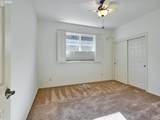 693 Fairwood Cres - Photo 22