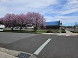 815 Applegate - Photo 2