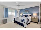 2074 Linden Pl - Photo 16