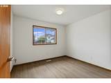 2730 Roberts Ave - Photo 40