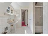3574 Burnside St - Photo 37