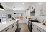 1549 Santiam Ave - Photo 8