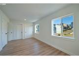 110 Crescent St - Photo 18