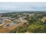 636 Seacrest Dr - Photo 17