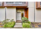 628 Knott St - Photo 2