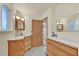 445 Kalapuya Way - Photo 20