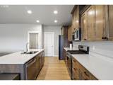 912 Medina Ave - Photo 13