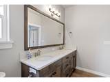 912 Medina Ave - Photo 27