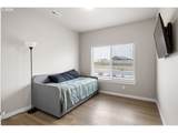 912 Medina Ave - Photo 29