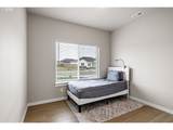 912 Medina Ave - Photo 31