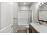 912 Medina Ave - Photo 33
