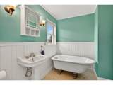 7280 Eola Hills Rd - Photo 20