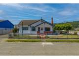 208 7TH St - Photo 1