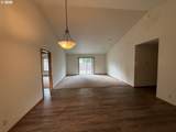 736 Judith Ct - Photo 3