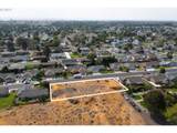 854 Hartley Ave - Photo 13