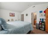 12631 Division St - Photo 16