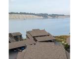 1040 Bay St - Photo 2