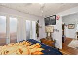 943 7TH St - Photo 14