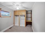 940 Oak Ter - Photo 24